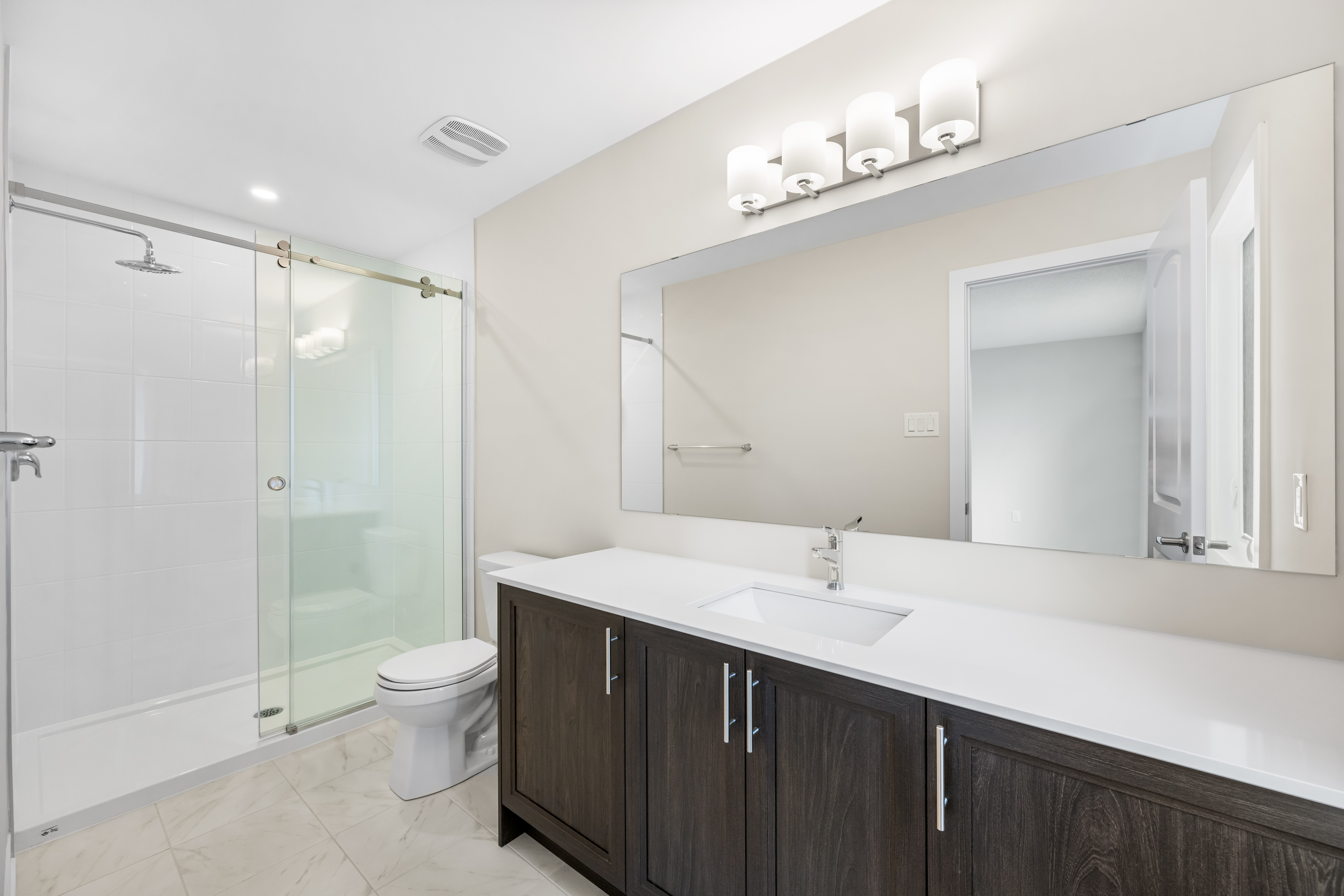 Primary ensuite bathroom