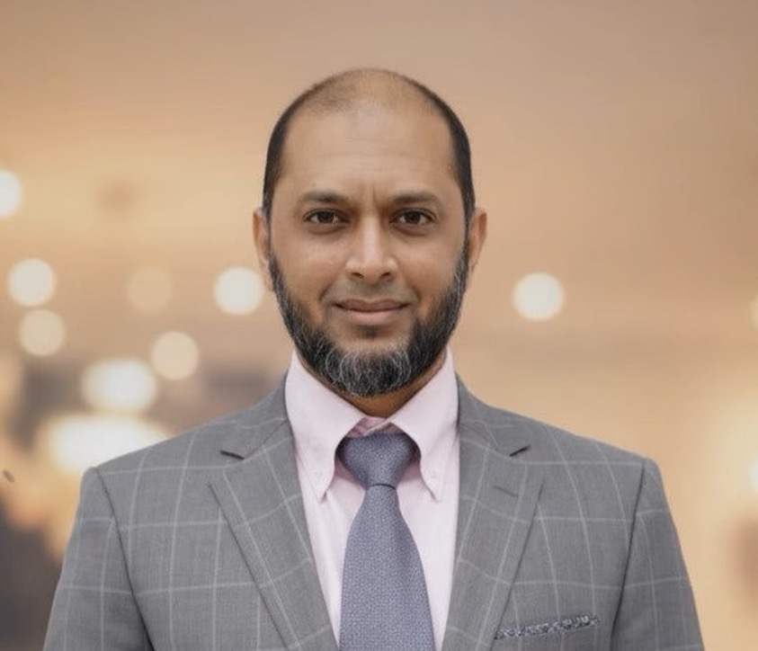 Ashfaque Khan, Broker